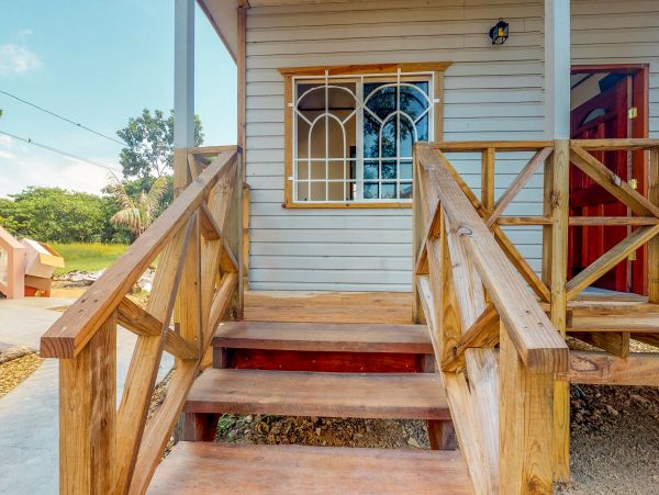 Ambergris Caye Home 1008300