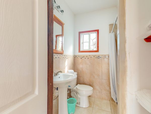 Ambergris Caye Home 1008300