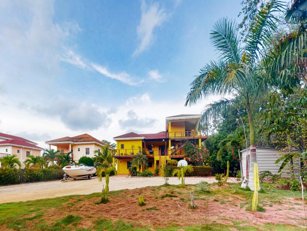 Ambergris Caye Home 1008302