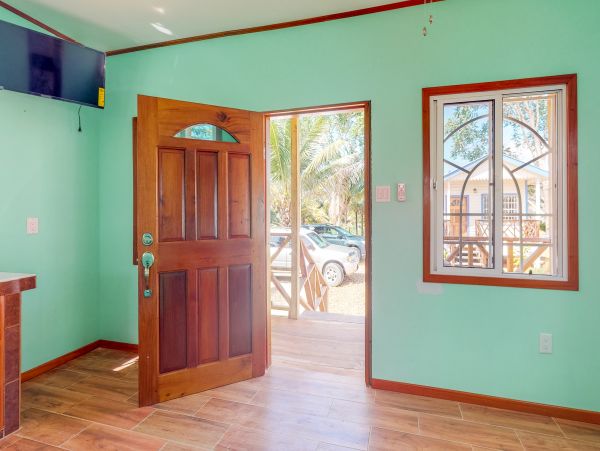 Ambergris Caye Home 1008305
