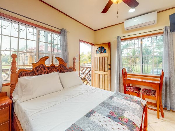 Ambergris Caye Home 1008306