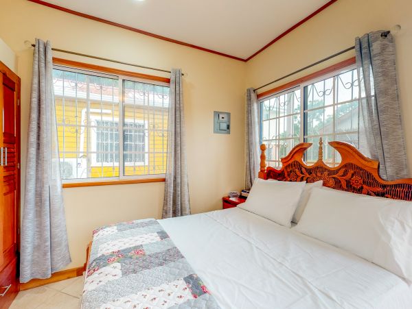 Ambergris Caye Home 1008306