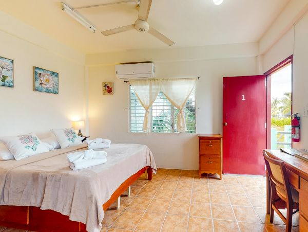 Ambergris Caye Home 1008315