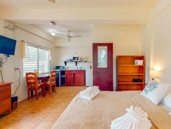 Ambergris Caye Home 1008315