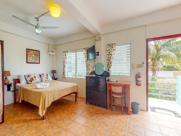 Ambergris Caye Home 1008321