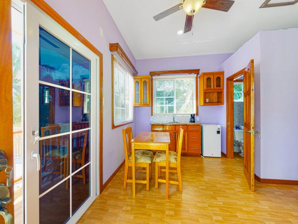 Ambergris Caye Home 1008328