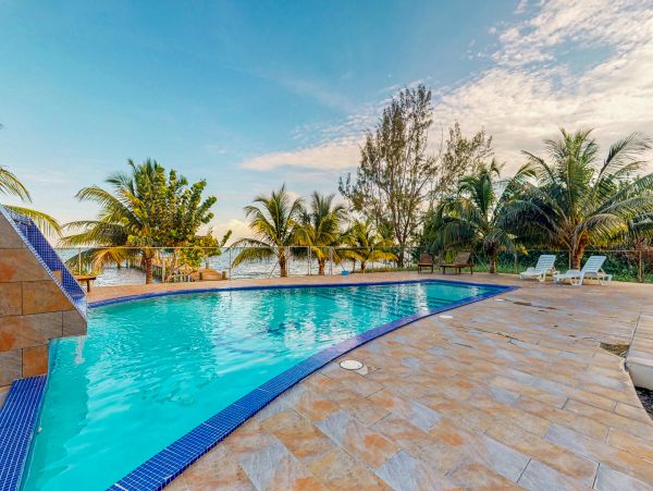 Ambergris Caye Home 1008330