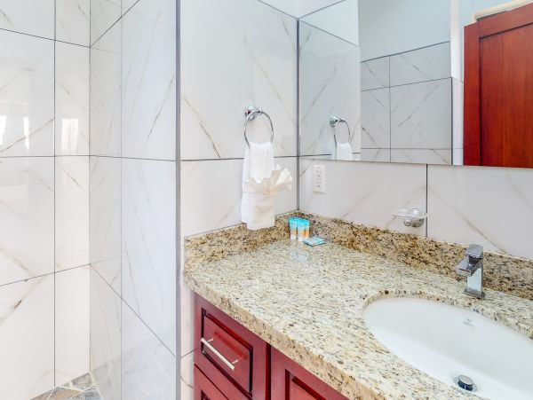 Ambergris Caye Home 1008330