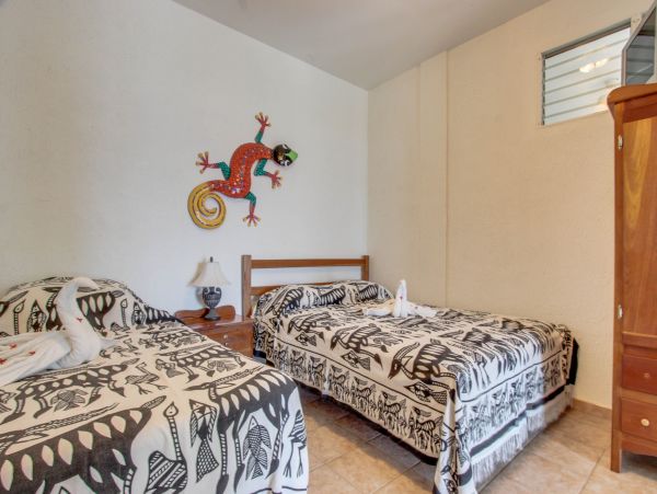 Ambergris Caye Home 1008338