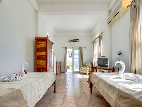 Ambergris Caye Home 1008338