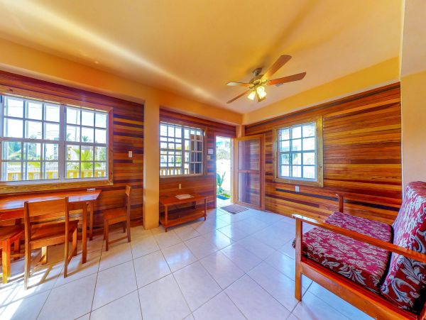 Ambergris Caye Home 1008339