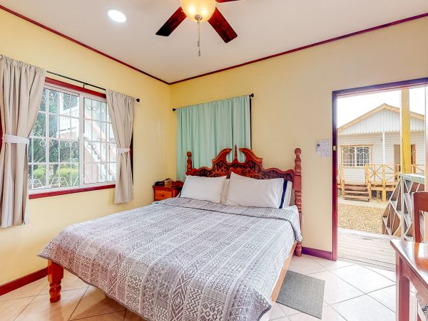 Ambergris Caye Home 1008342