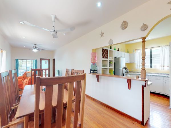 Ambergris Caye Home 1008343