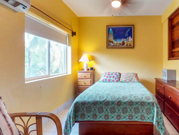 Ambergris Caye Home 1008344