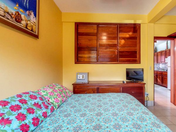 Ambergris Caye Home 1008344