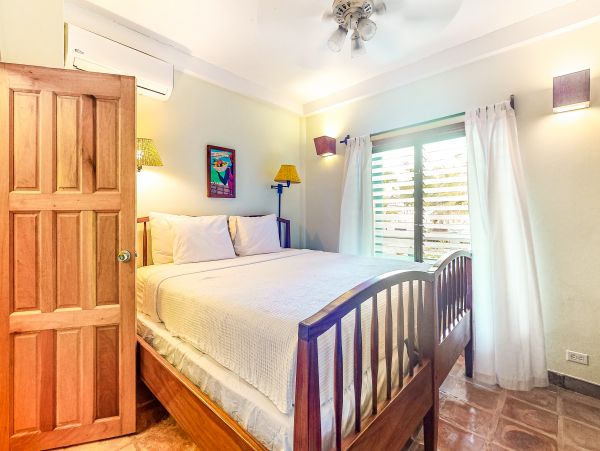 Ambergris Caye Home 1008346