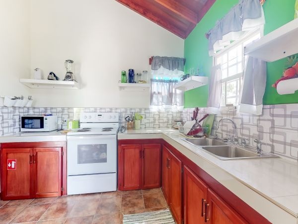 Ambergris Caye Home 1008347
