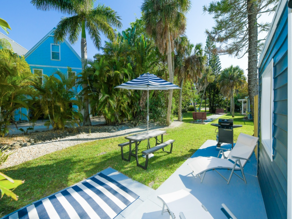 Charming 2 Bedroom Vacation Duplex Just a Few Steps to Beach