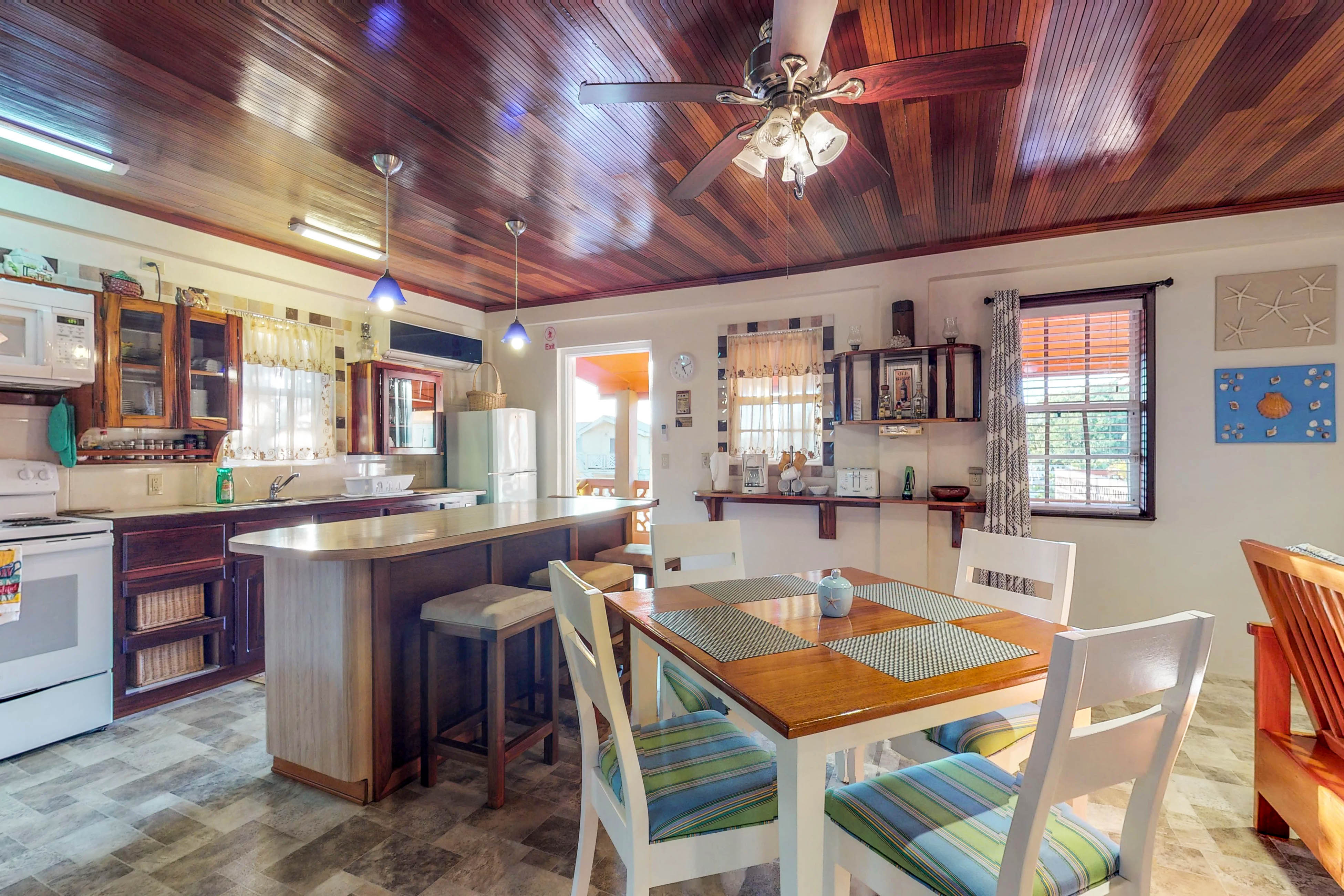 Ambergris Caye Home 1008350