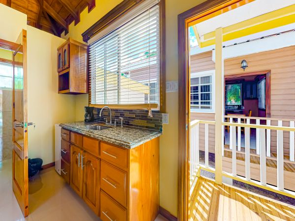 Ambergris Caye Home 1008355