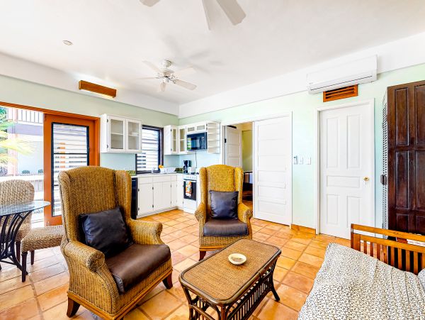 Ambergris Caye Home 1008356