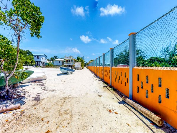 Ambergris Caye Home 1008358