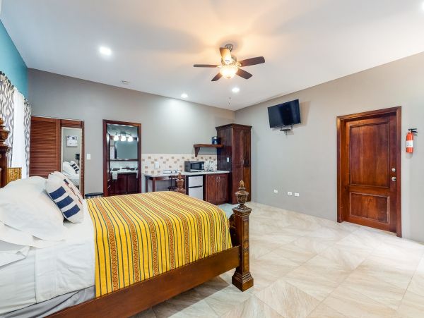 Ambergris Caye Home 1008363