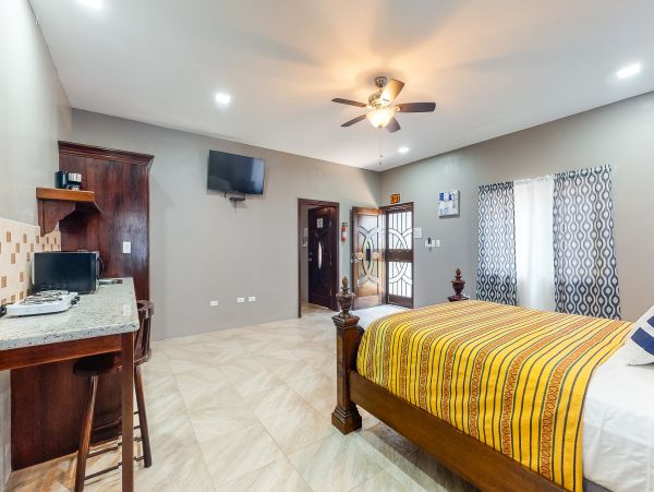 Ambergris Caye Home 1008363