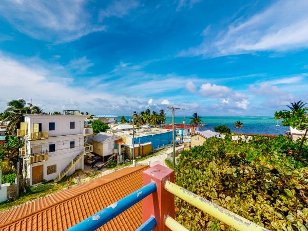 Ambergris Caye Home 1008366