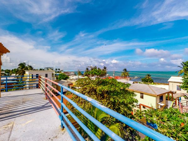 Ambergris Caye Home 1008366