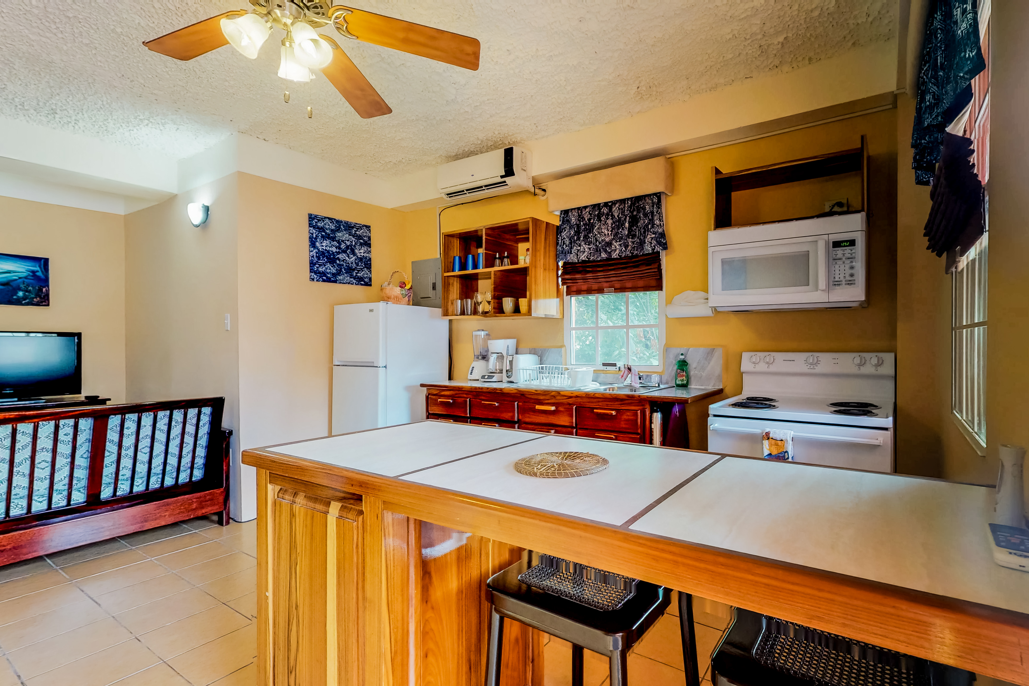 Ambergris Caye Home 1008368
