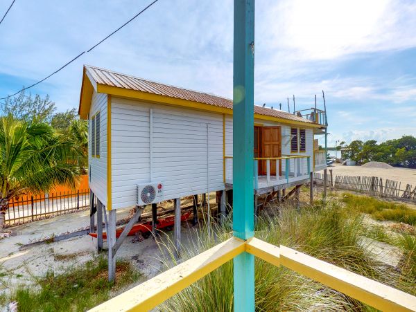 Ambergris Caye Home 1008372