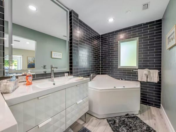 Golf Course View Sarasota Vacation Home with Private Pool