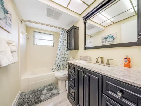 Golf Course View Sarasota Vacation Home with Private Pool