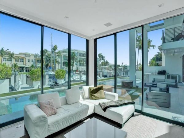Fabulous Canal Front Seven Bedroom Mansion