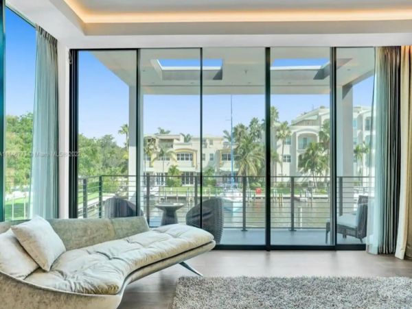 Fabulous Canal Front Seven Bedroom Mansion