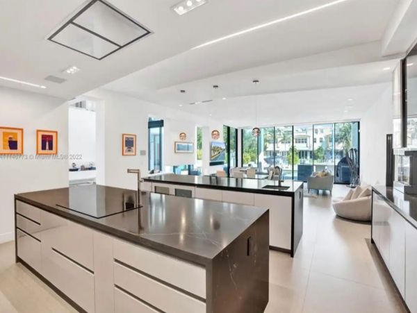 Fabulous Canal Front Seven Bedroom Mansion