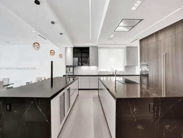Fabulous Canal Front Seven Bedroom Mansion
