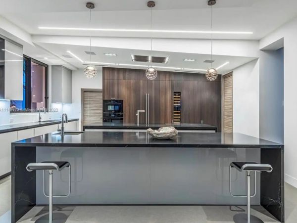 Fabulous Canal Front Seven Bedroom Mansion