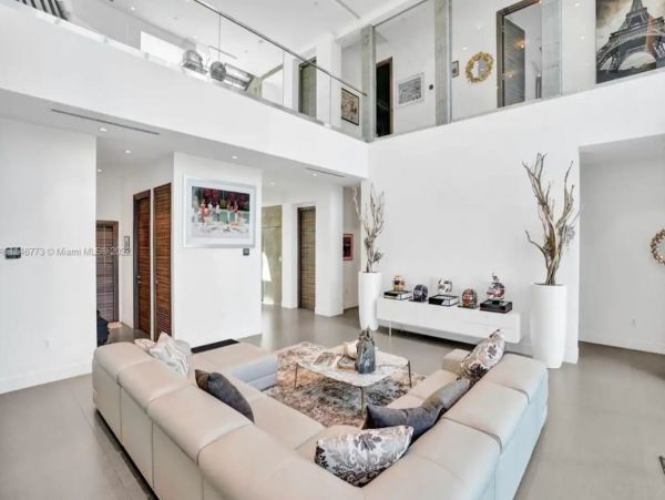 Fabulous Canal Front Seven Bedroom Mansion