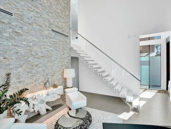 Fabulous Canal Front Seven Bedroom Mansion