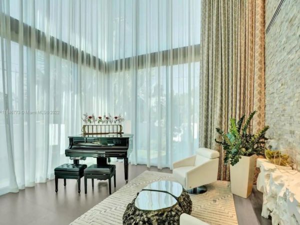 Fabulous Canal Front Seven Bedroom Mansion