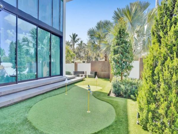 Fabulous Canal Front Seven Bedroom Mansion