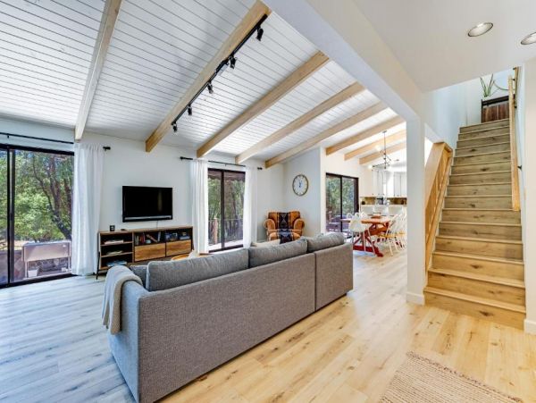 Groveland Four Bedroom Home Mountain Views