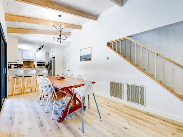 Groveland Four Bedroom Home Mountain Views