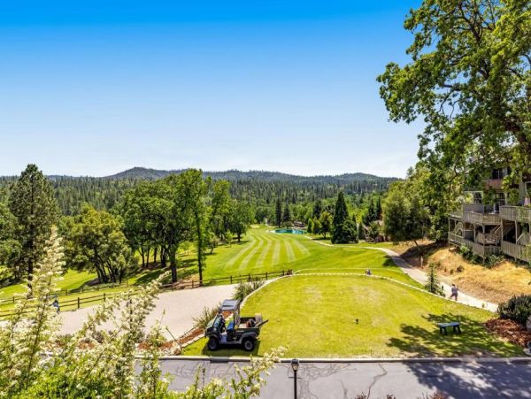 Groveland Four Bedroom Home Mountain Views