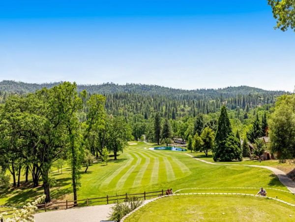 Groveland Four Bedroom Home Mountain Views