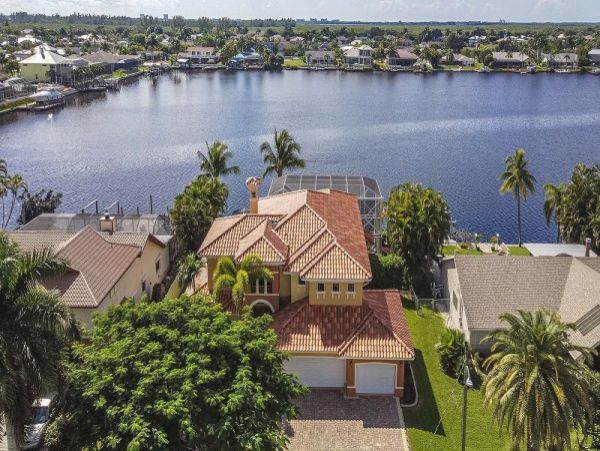 Cape Coral 4 Bedroom Home with Private Pool & Spa