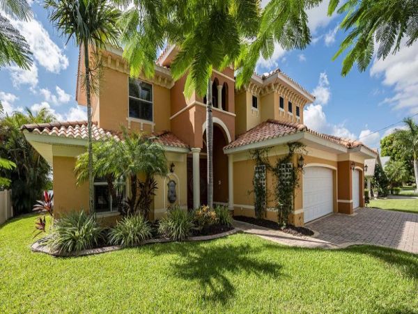 Cape Coral 4 Bedroom Home with Private Pool & Spa