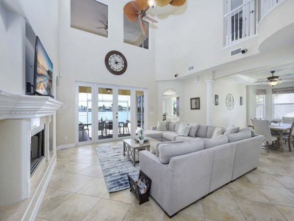 Cape Coral 4 Bedroom Home with Private Pool & Spa